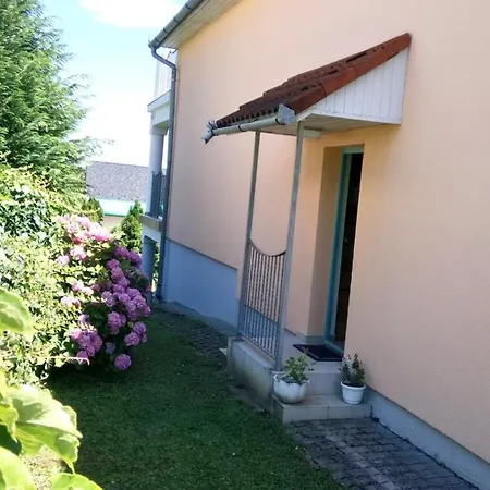 Gyoengyoes Apartman, Kenyelem 5 Percre A Termaltol Апартаменты Залакарош