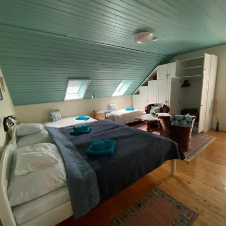 Gyoengyoes Apartman, Kenyelem 5 Percre A Termaltol * زلاكاروس