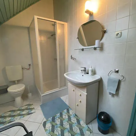 Apartment Gyoengyoes Apartman, Kenyelem 5 Percre A Termaltol *