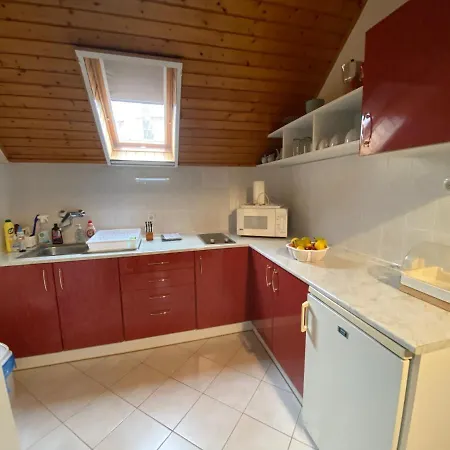 Apartment Gyoengyoes Apartman, Kenyelem 5 Percre A Termaltol